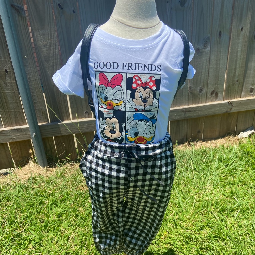 Cute 🥰 🥰 “Amigos” Mickey & Friends Top & Checkered Pants Set